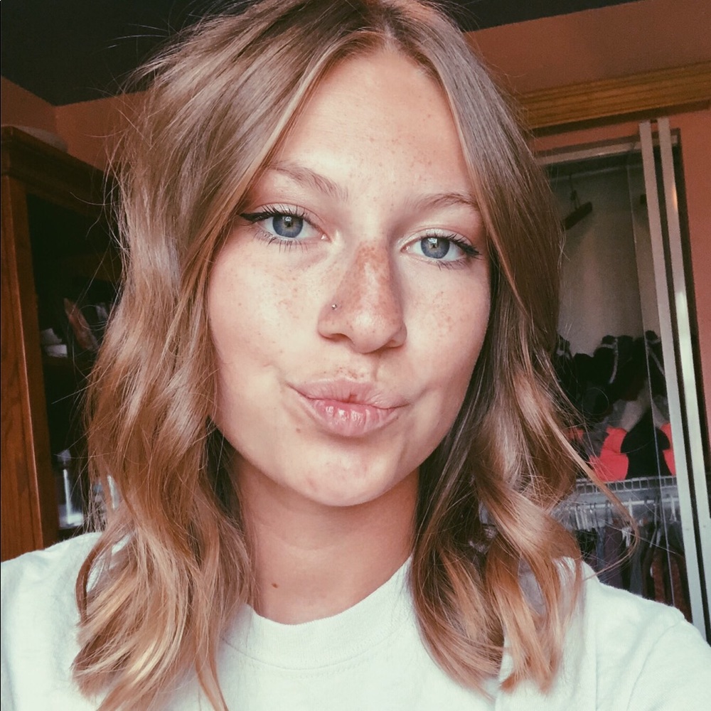 Meet your Posher, Brooke